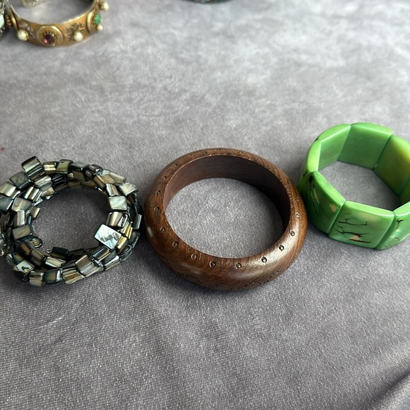 Gorgeous Lot of Bangle Fashion Bracelets Bangles - Picture 4 of 12